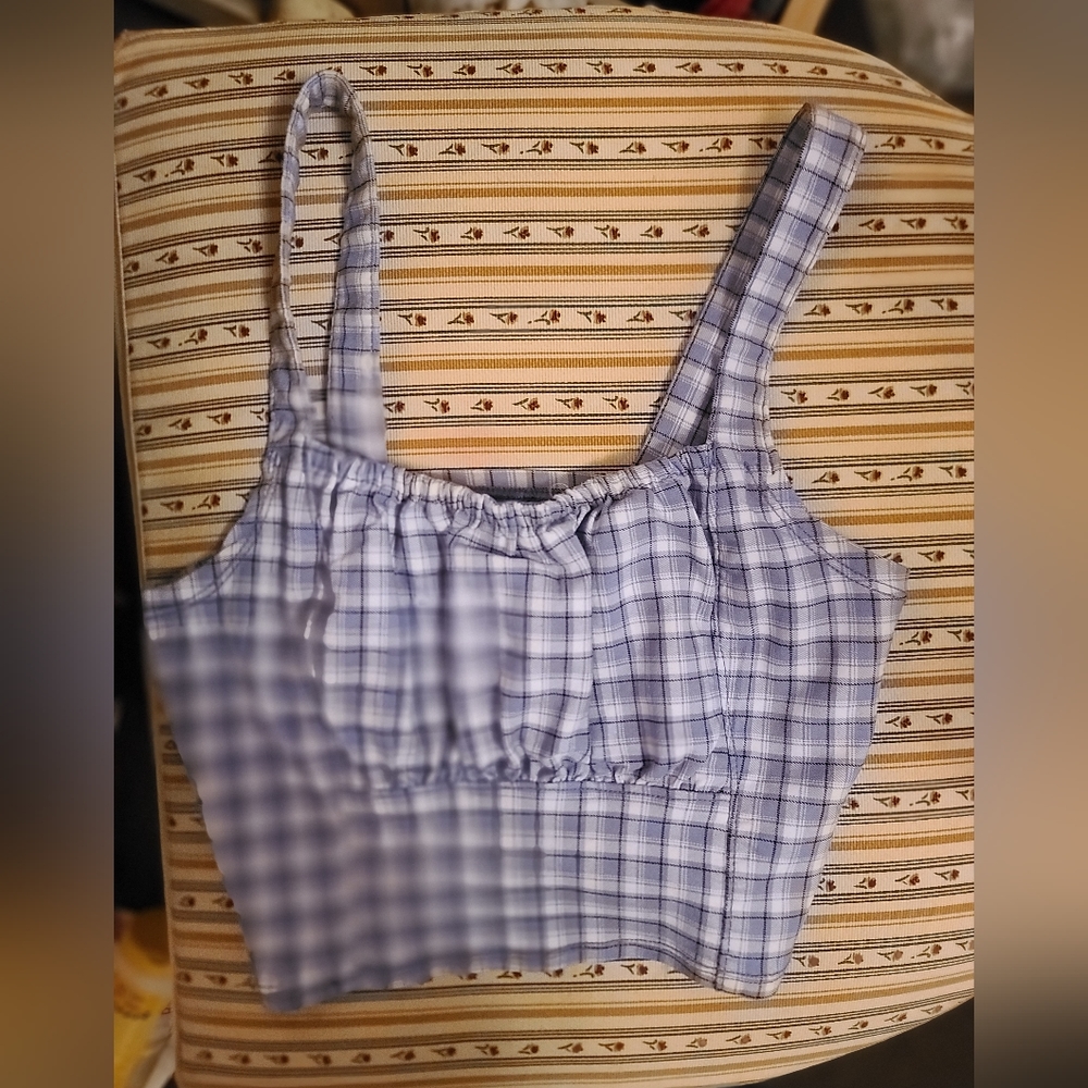 Hollister Crop Top - Picture 1 of 3